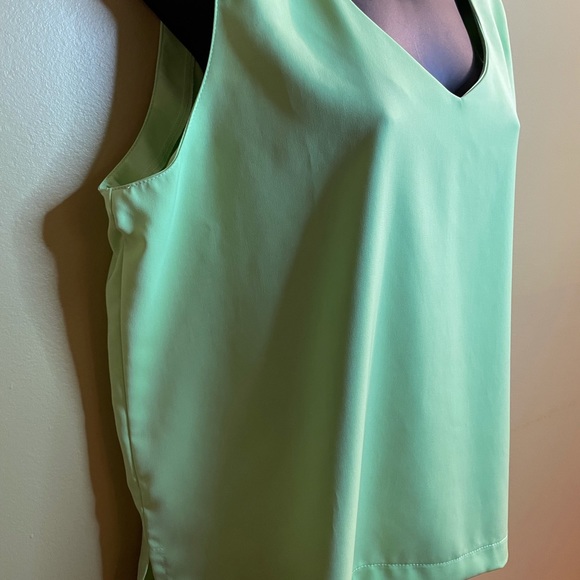 Sea Suns Brite Green V-Neck Tank Top - Picture 4 of 6